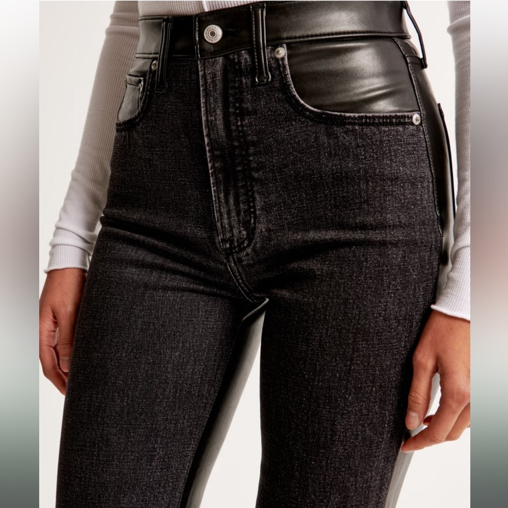 Abercrombie & Fitch | curve love mixed fabric black/leather jeans size 31L